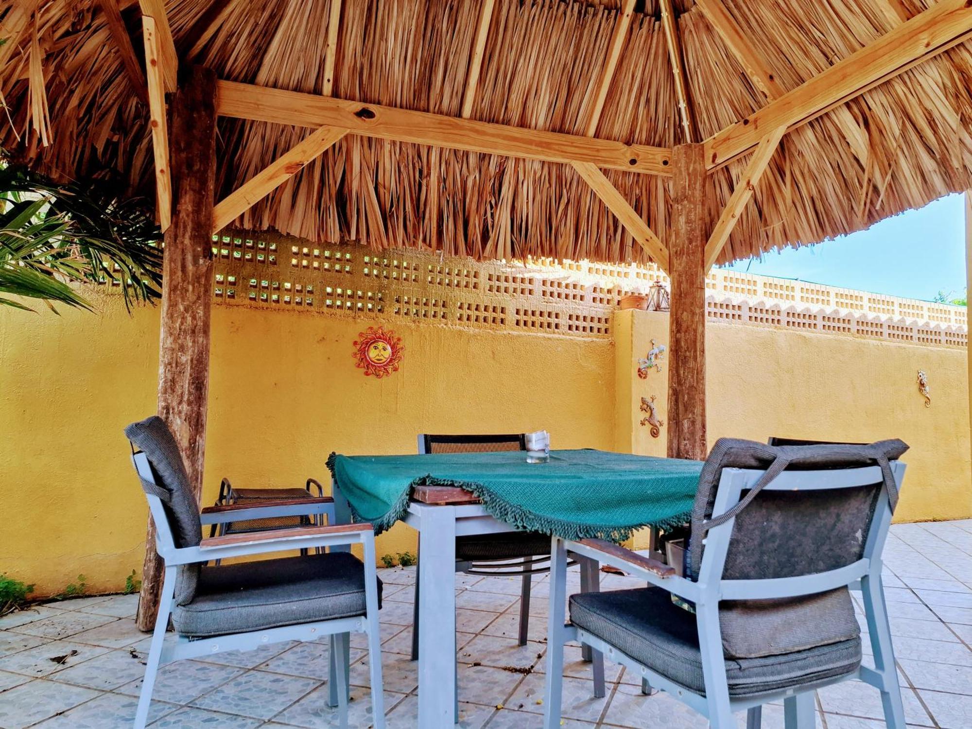 Appartement Kas Di Solo Grote Berg Екстериор снимка