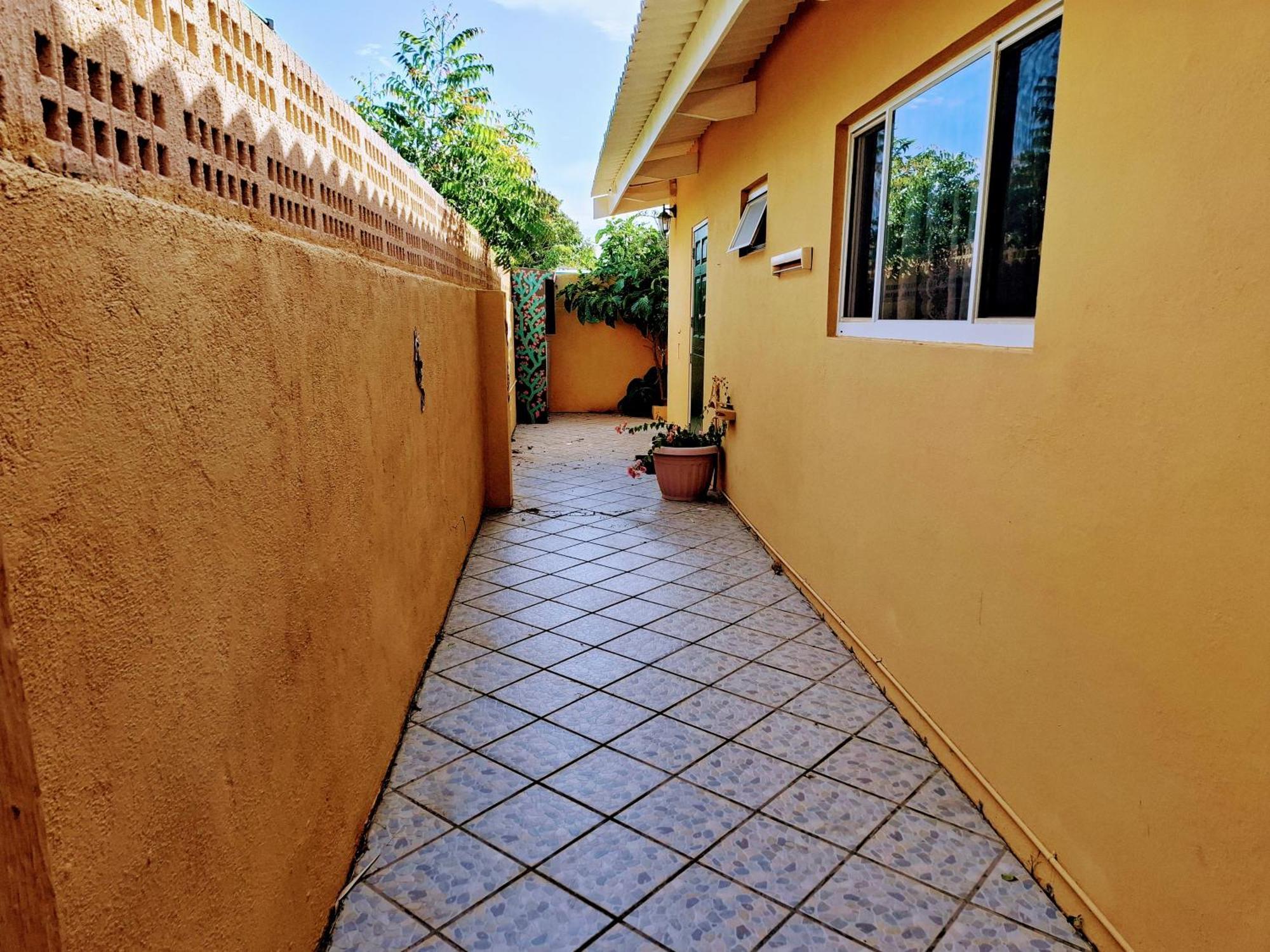 Appartement Kas Di Solo Grote Berg Екстериор снимка